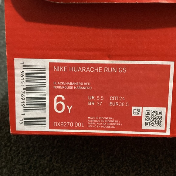 Brand new sz 6y Nike huaraches black and habenero red. Asking $90 obo - Picture 5 of 5